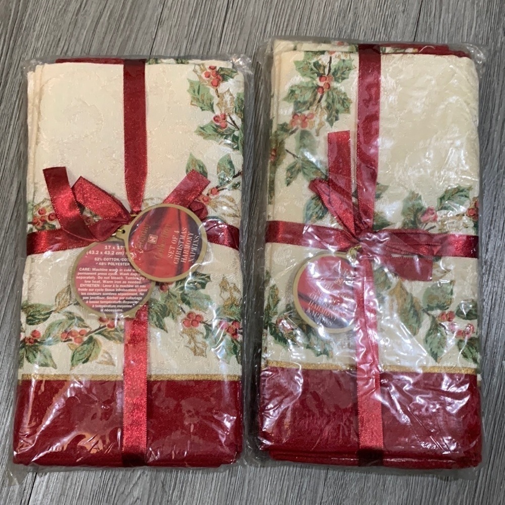 Holiday Collection “Christmas Harmony” 17”x17” Set‎ 2 4 piece Fabric Napkins NEW